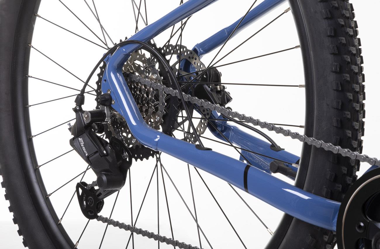 Cassette Shimano de 8 velocidades de la bicicleta eléctrica Conor KIRK azul