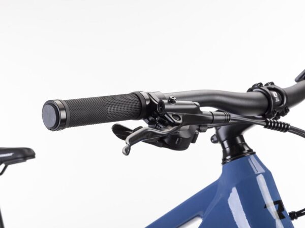 Manillar y maneta de freno Shimano de la bicicleta eléctrica Conor KIRK azul