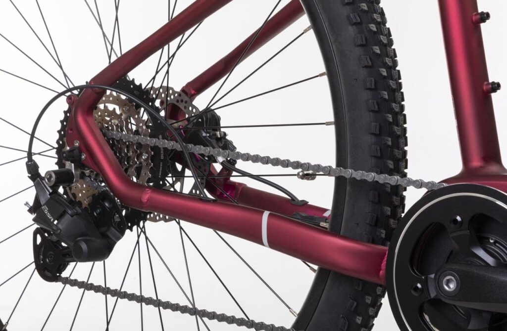 Rueda trasera y cassette de la bicicleta eléctrica Conor KIRK roja