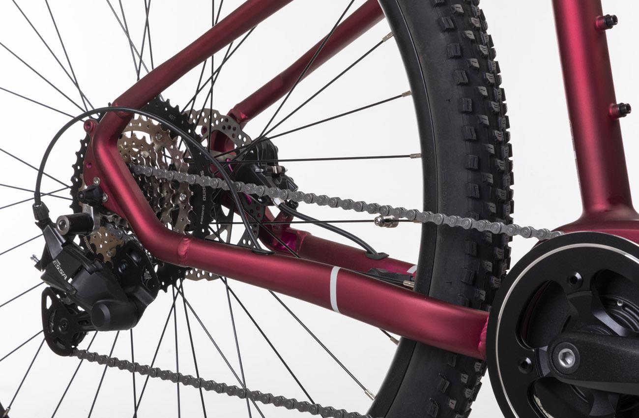 Rueda trasera y cassette de la bicicleta eléctrica Conor KIRK roja