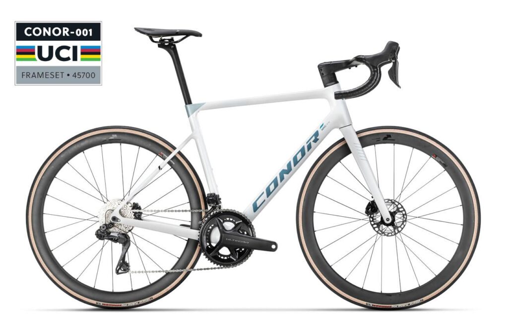 Bicicleta de carretera Conor Volcano Ultegra Di2 blanca de carbono