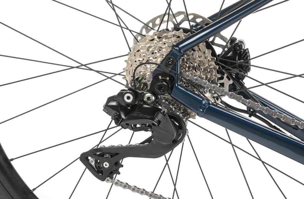 Cambio trasero y casete Shimano 105 de 12 velocidades 11-34 de la Conor E-RUSH