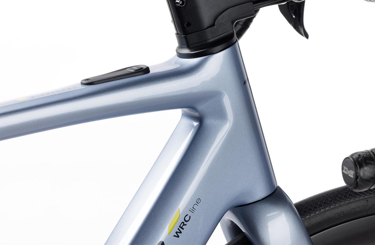 Detalle del cuadro de carbono UD Toray T700 con cableado interno ICR de la Conor WRC E-Volcano