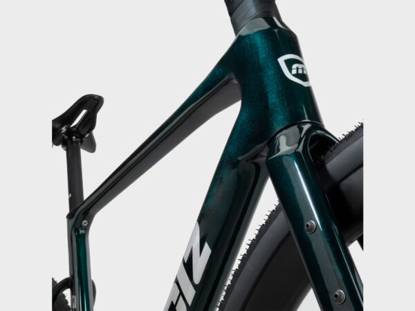 Detalle del tubo de sillín del cuadro de carbono Mendiz G12 verde