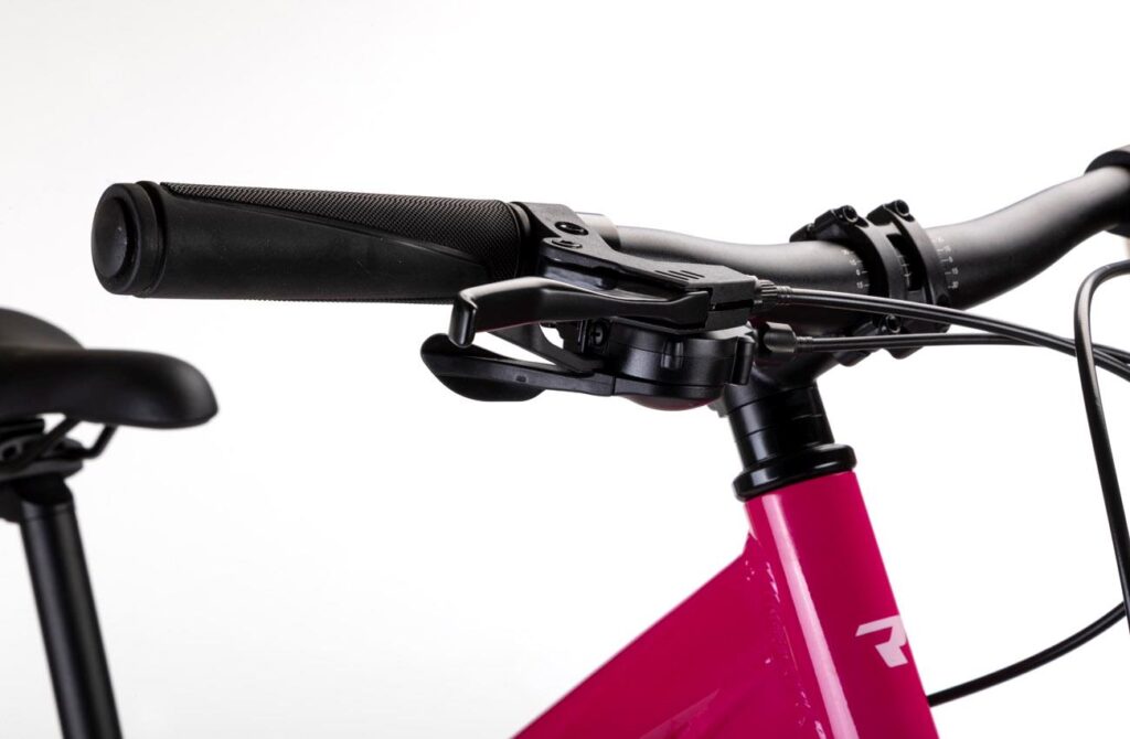 Mando de cambio Shimano de 7 velocidades y maneta de freno de la Conor Junior 24 mixta fucsia